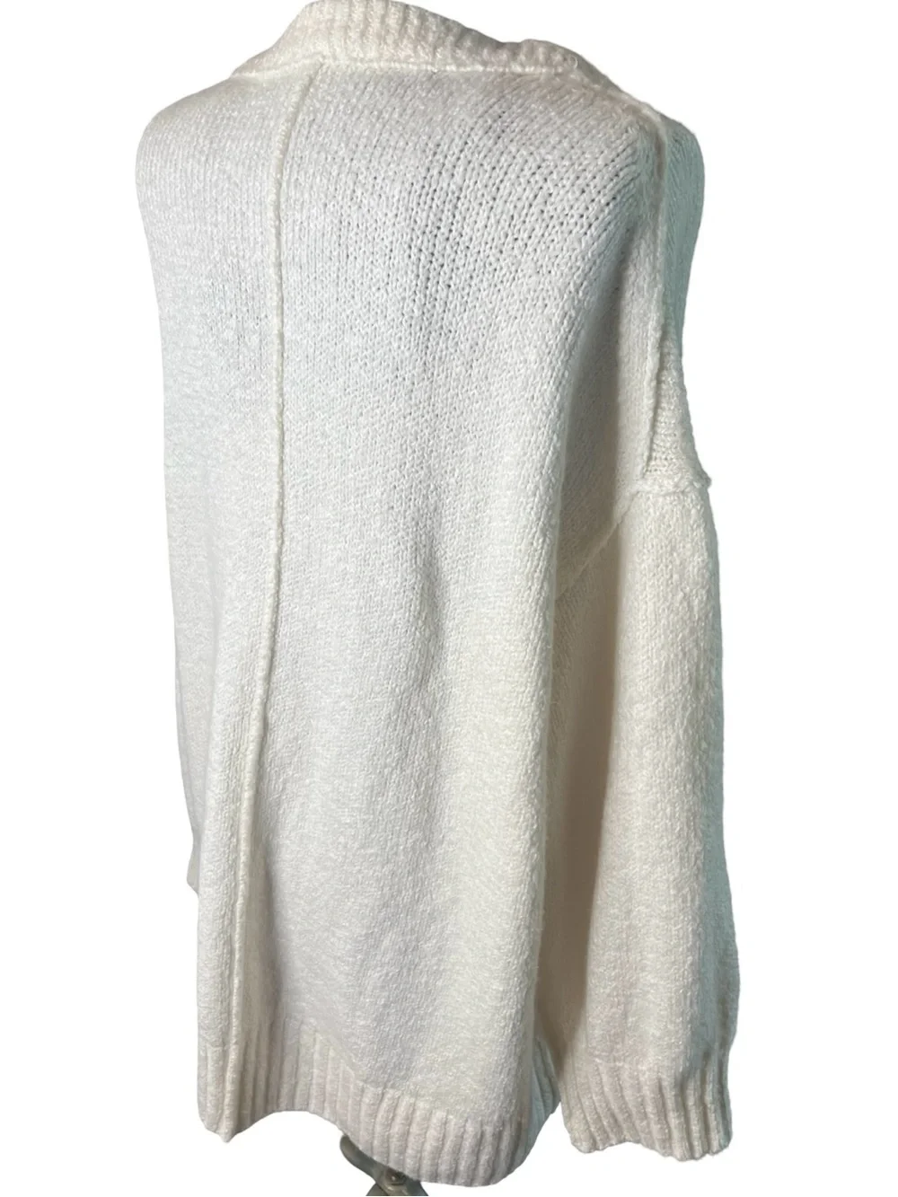 Free People Oversized Cream V Neck Knit Sweater Slouchy Boho Cozy Size Medium - Picture 4 of 8